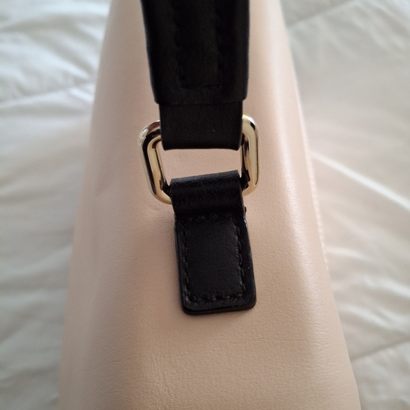 Kate Spade Magnolia Park large satchel. Preowned in excellent condtion. - Picture 8 of 12